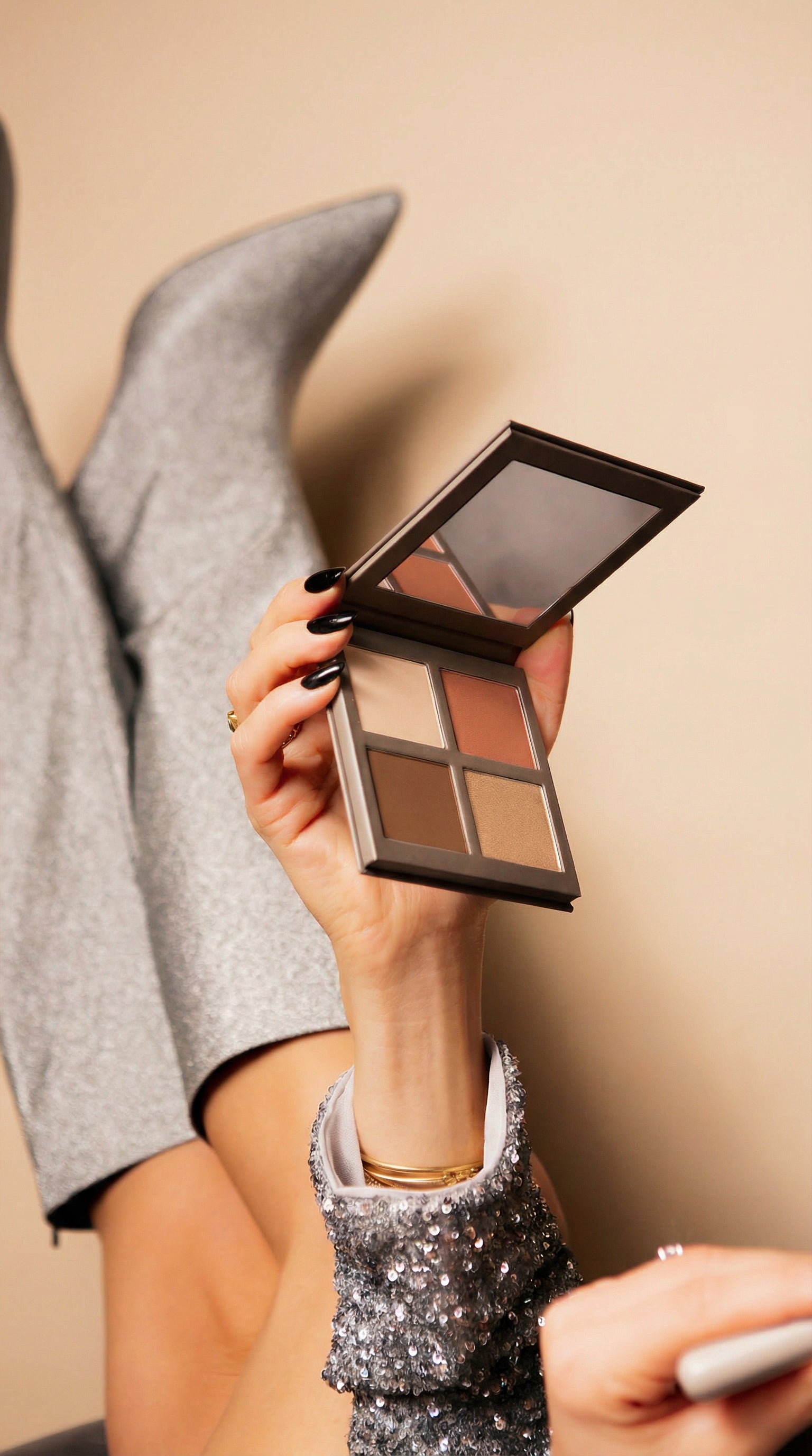 MAKE-UP SETS